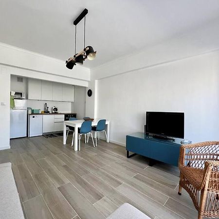 Apartamento Muito Central - 300 Metros Da Praia Appartement Costa de Caparica Buitenkant foto