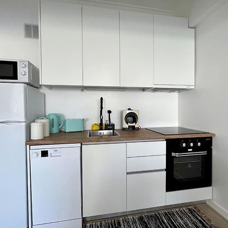 Apartamento Muito Central - 300 Metros Da Praia Appartement Costa de Caparica Buitenkant foto